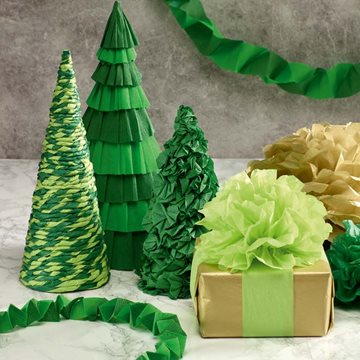 Juletræ i crepe- eller silkepapir